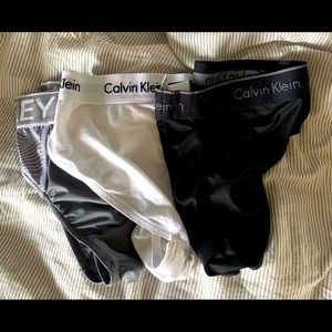 Assortment of Men’s briefs size med
